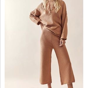 Free People Hailey sweater and pant Set size p/s. Neutral tone.